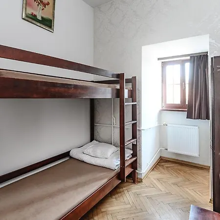 Hostel Moho E *