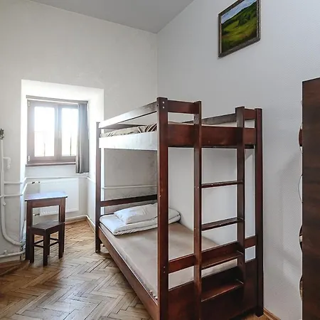 Moho E Hostel *